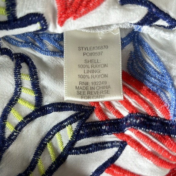 Skies are Blue Embroidered off the Shoulders Women's Top Sz 8. - Picture 10 of 11